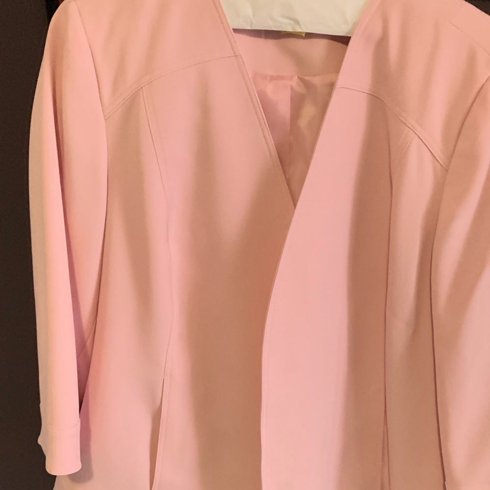 Kasper pink open front suit; worn once.